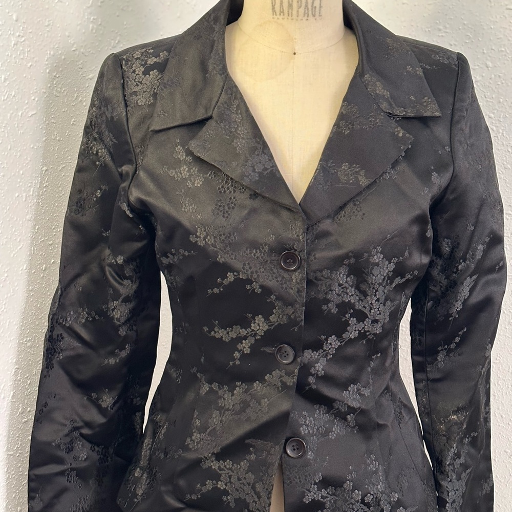 Carolina Herrera Black silk cinch waist evening jacket cherry blossom detail - Picture 4 of 9